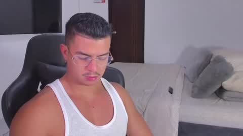 JBrooksXx online show from January 15, 7:12 pm