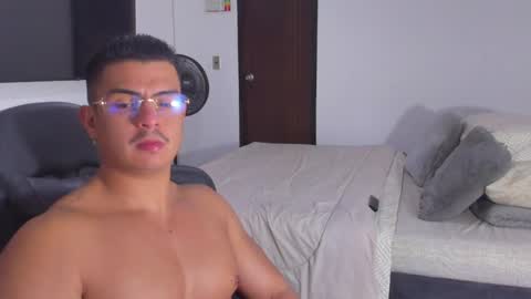 JBrooksXx online show from January 15, 10:24 pm