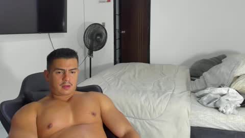 JBrooksXx online show from January 16, 11:59 pm