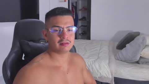 JBrooksXx online show from January 19, 10:28 am