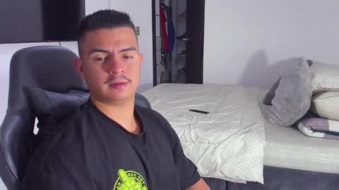 JBrooksXx online show from January 20, 10:04 pm