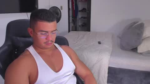 JBrooksXx online show from January 22, 7:03 pm