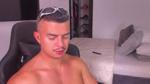 JBrooksXx online show from January 26, 5:44 pm