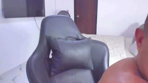 JBrooksXx online show from January 28, 2:11 am