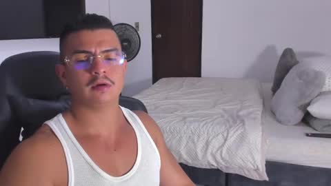 JBrooksXx online show from January 29, 2:51 am