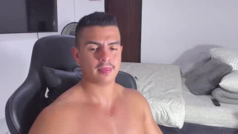 JBrooksXx online show from February 1, 4:03 am