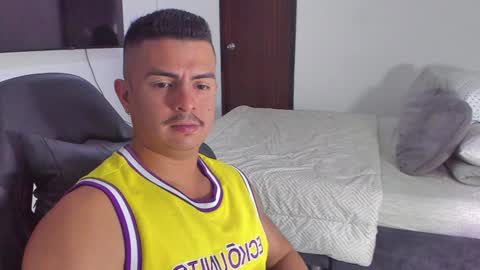 JBrooksXx online show from February 5, 7:31 pm