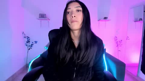 Snapshot of jaulyn_18 chatting on March 18, 1:58 pm Jaulyn online show from March 18, 1:58 pm