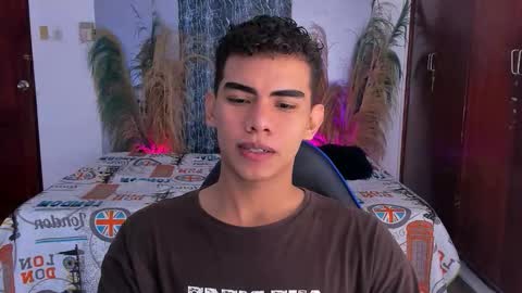 Snapshot of javierascencio chatting on December 14, 4:23 pm javi15 online show from December 14, 4:23 pm