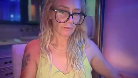 JAV online show from October 26, 11:38 am