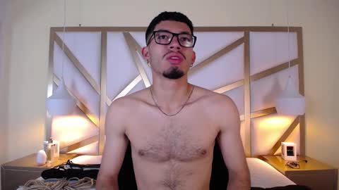 Snapshot of jaxon_carter chatting on October 31, 12:11 am jaxon_carter online show from October 31, 12:11 am