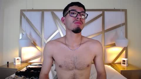 Snapshot of jaxon_carter chatting on November 19, 11:27 pm jaxon_carter online show from November 19, 11:27 pm