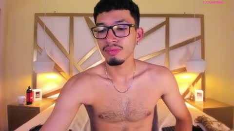 Snapshot of jaxon_carter chatting on July 2, 2:22 am jaxon_carter online show from July 2, 2:22 am