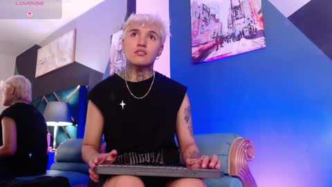 Snapshot of jaxwolf_ chatting on February 13, 3:57 am JAX online show from February 13, 3:57 am