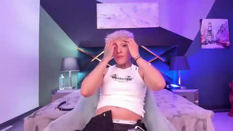 Snapshot of jaxwolf_ chatting on February 26, 4:00 am JAX online show from February 26, 4:00 am