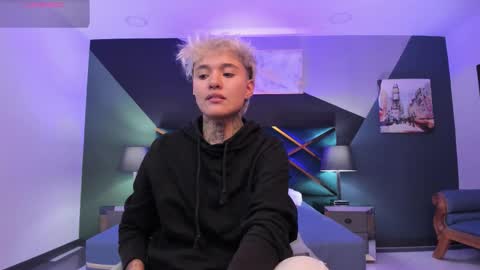 Snapshot of jaxwolf_ chatting on March 10, 3:44 am JAX online show from March 10, 3:44 am