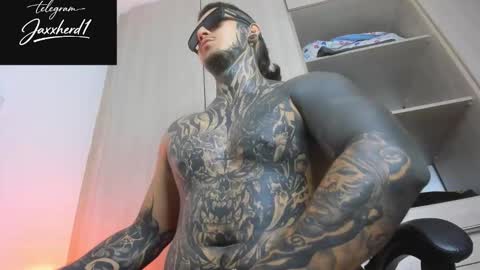 Michael independient model online show from February 4, 6:14 pm