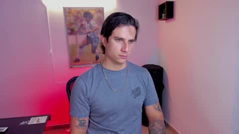 Snapshot of jayalvarrez_ chatting on November 17, 3:51 pm Jay Alvarrez online show from November 17, 3:51 pm