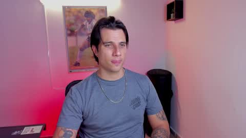 Snapshot of jayalvarrez_ chatting on November 20, 8:41 pm Jay Alvarrez online show from November 20, 8:41 pm