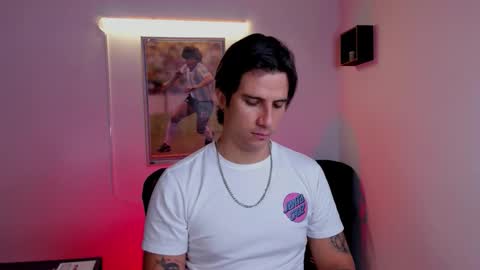 Snapshot of jayalvarrez_ chatting on November 23, 7:46 pm Jay Alvarrez online show from November 23, 7:46 pm