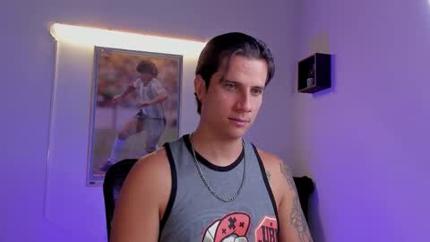 Snapshot of jayalvarrez_ chatting on December 20, 4:47 pm Jay Alvarrez online show from December 20, 4:47 pm