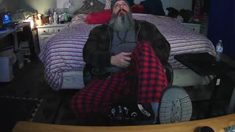 Grand Zaddy or Jay its casual online show from December 22, 5:01 am