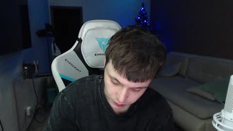 Jayce online show from December 31, 9:06 pm