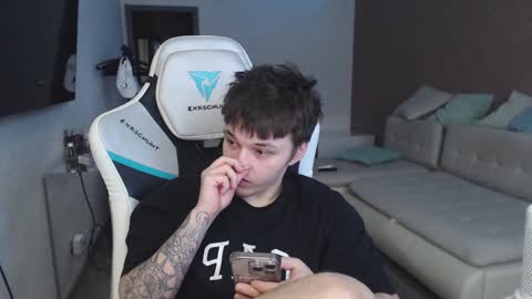 Jayce online show from February 8, 8:20 am