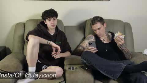 Snapshot of jaycex_69 chatting on April 18, 4:22 pm THE HOUSE online show from April 18, 4:22 pm