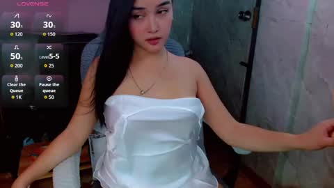 Jayda Khalifa  online show from June 4, 7:53 pm