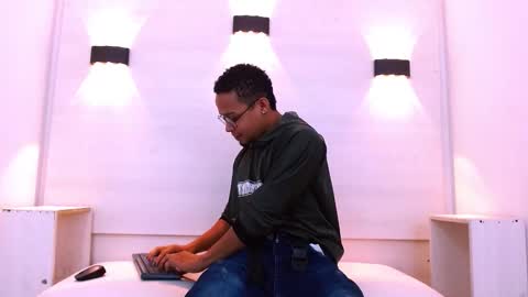 Snapshot of jayden_morris chatting on October 29, 11:45 am Jayden Morris online show from October 29, 11:45 am