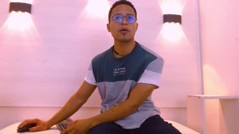 Snapshot of jayden_morris chatting on November 3, 11:44 am Jayden Morris online show from November 3, 11:44 am