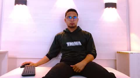 Snapshot of jayden_morris chatting on November 12, 11:10 am Jayden Morris online show from November 12, 11:10 am