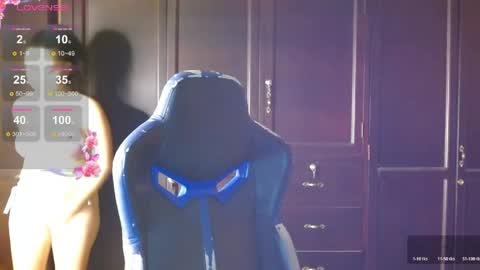 Snapshot of jaydensalvatore_ chatting on April 5, 11:35 pm online show from April 5, 11:35 pm