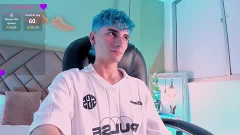 jaydenvillalobos online show from September 10, 1:11 pm