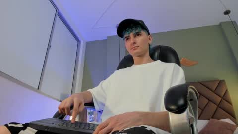 jaydenvillalobos online show from September 14, 8:41 pm