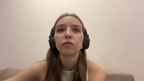 Snapshot of jayehubiak chatting on March 18, 3:15 pm Isabella Rose online show from March 18, 3:15 pm