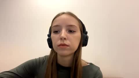 Snapshot of jayehubiak chatting on March 21, 3:15 pm Isabella Rose online show from March 21, 3:15 pm