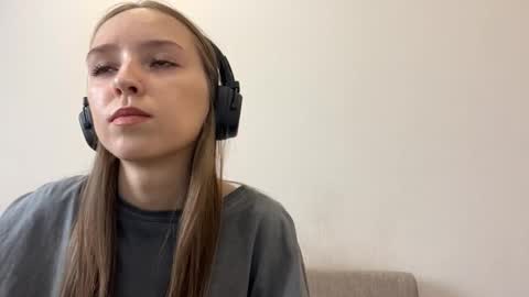 Snapshot of jayehubiak chatting on March 22, 3:21 am Isabella Rose online show from March 22, 3:21 am