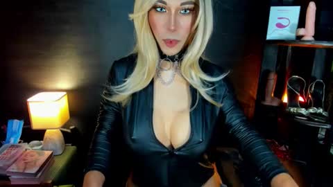 jayetan online show from February 3, 11:15 am