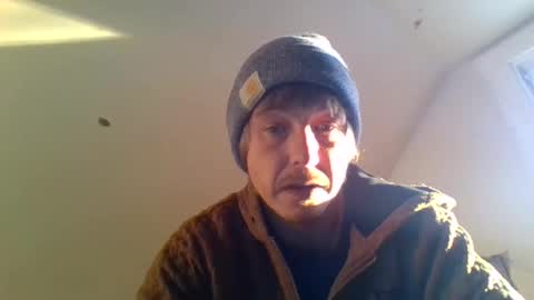 Snapshot of jayjay697 chatting on February 2, 12:02 pm make me play online show from February 2, 12:02 pm