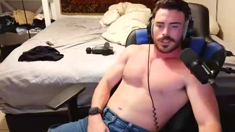 Snapshot of jaypipeahoe chatting on October 25, 1:46 am jaypipeahoe online show from October 25, 1:46 am