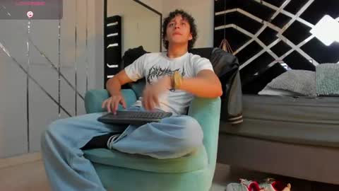 Snapshot of jaytaylorr chatting on June 22, 11:40 am Jay Taylor online show from June 22, 11:40 am