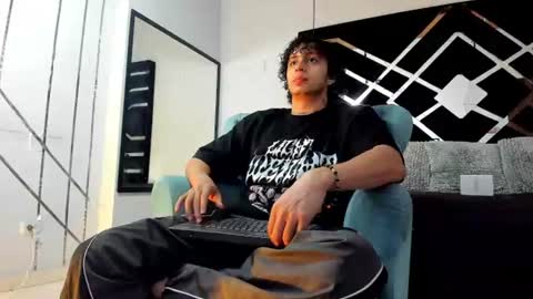 Snapshot of jaytaylorr chatting on July 23, 11:41 am Jay Taylor online show from July 23, 11:41 am