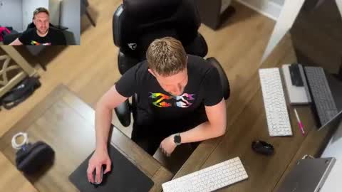Snapshot of jaytaylorxxx chatting on June 12, 9:46 pm Jay Taylor online show from June 12, 9:46 pm
