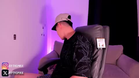 jaythomax online show from October 1, 2:06 am