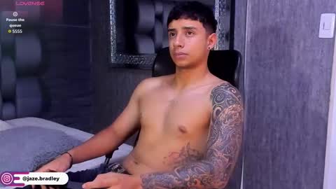 Snapshot of jaze_bradley chatting on September 25, 11:25 am jaze_bradley online show from September 25, 11:25 am