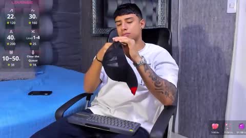 Snapshot of jaze_bradley chatting on October 6, 11:18 am jaze_bradley online show from October 6, 11:18 am