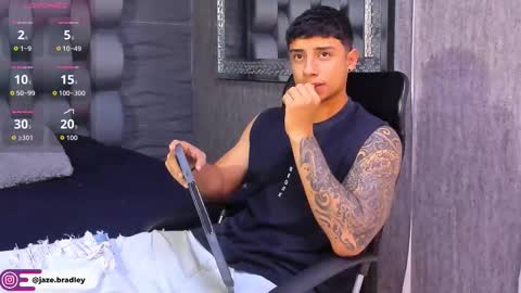 Snapshot of jaze_bradley chatting on October 8, 11:19 am jaze_bradley online show from October 8, 11:19 am