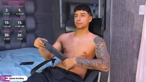 Snapshot of jaze_bradley chatting on October 17, 11:35 am jaze_bradley online show from October 17, 11:35 am